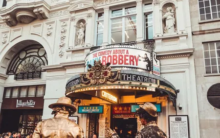 London’s Piccadilly Circus and Whitehall city game