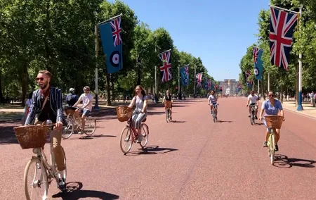 Private Royal London Bike Tour with pub & street art