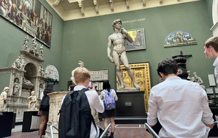 London Victoria and Albert Museum and Kensington Gardens tour