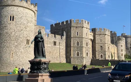 Private Vehicle Round-trip From London to Windsor Castle