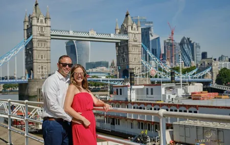 London Tower Bridge private professional photo shoot 60min