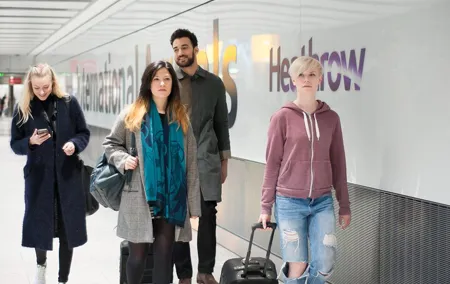 London Luton Airport Arrival Private Transfer-Airport to Docklands Accommodation