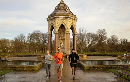 Run the London Landmarks with a local: 8K Group Running Tour