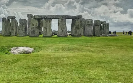 Stonehenge Pre Cruise Private Tour from London to Southampton