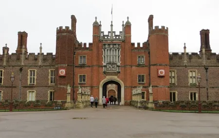 Hampton Court Palace Stonehenge and Roman Bath Tour with Passes