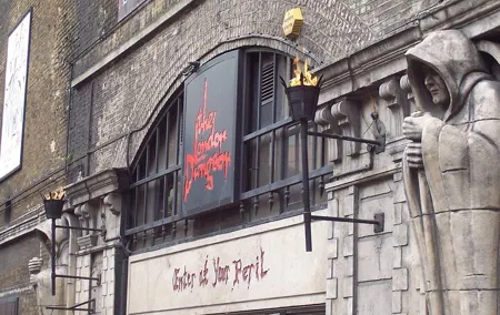 Private Westminster Walking Tour & London Dungeon Entry