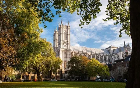 Walking Tour of London with Westminster Abbey Ticket