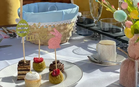 Best of London - Easter Afternoon Tea Tour