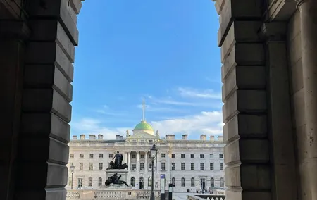 The Royal Romantic Walking Tour of London