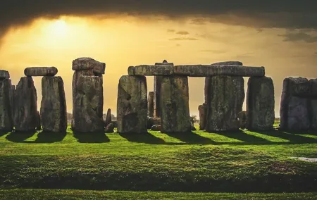 Stonehenge and Salisbury Cathedral Day Trip from London