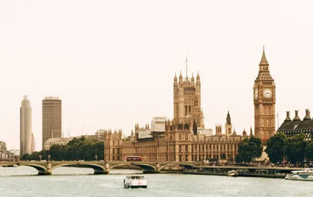 Private Self Guided Tour with a Chauffeur in London