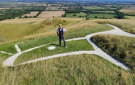 Private Wiltshire Mystical & Dragons Driving Tour with Guide