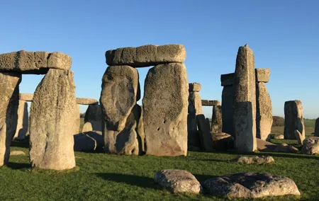 Full-Day Private Tour to Salisbury, Stonehenge and Woodhenge