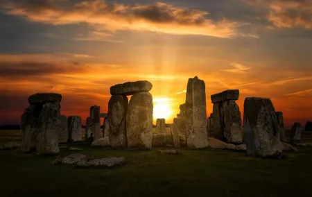 Mystical Stonehenge Day Tour from London
