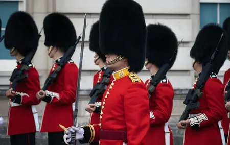 London Top 30 Sights Tour including Changing Of The Guard