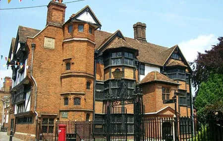 Charles Dickens Full-Day Private Tour in Rochester