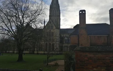 Heathrow Hotel to Heathrow Hotel With Stopovers at Stonehenge & Salisbury