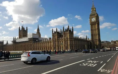 Discover London Half Day City Tour for 5 Hours