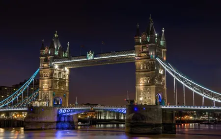 Group Tour of London by Night on Open-Top Bus with live guide