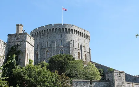 London to Stonehenge and Windsor Castle Day Tour