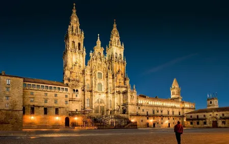 Private Transfer from Santiago de Compostela to Porto with Tour