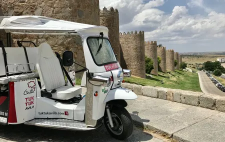 Guided Tuktuk Tour with Stops and Drop-off in Ávila
