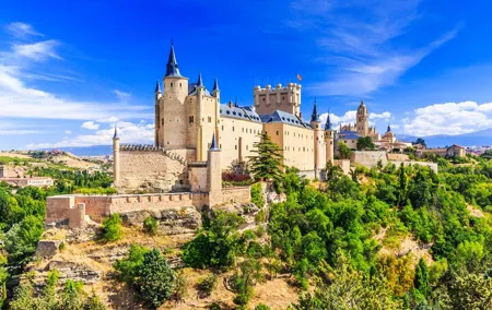 Combo Segovia Alcazar Castle and Tower of Juan II Entry Ticket