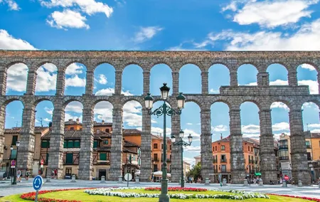 Segovia - Old Town tour including Castle visit