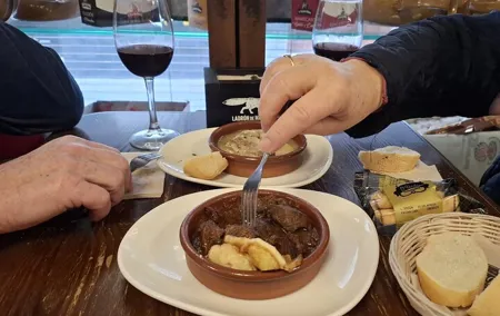 Cadiz Food Tour: Tapas, Drinks and Delights with a Local