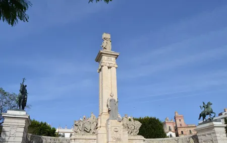 Walking Tour through Cádiz: Stories from the hand of a local guide