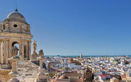 Cadiz Must-see Attractions Walking Tour With A guide