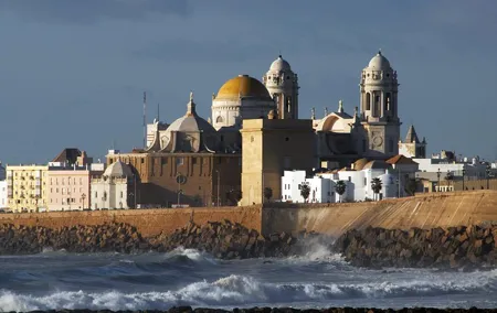 Private Tour around Cadiz including Torre Tavira