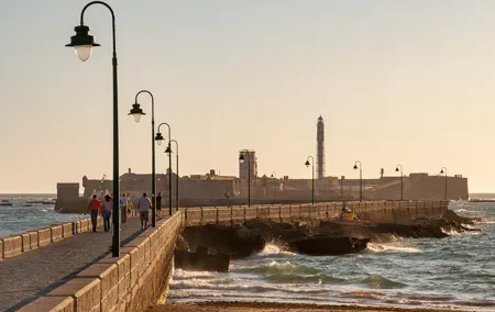 Private Healthy Food Experience and Walking Tour in Cadiz