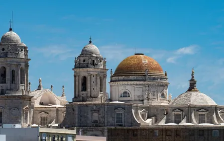 Cadiz Private Walking Tour with a Professional Guide