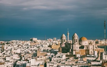 Cadiz Highlights Private Bike Tour With A Guide