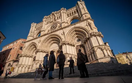 Guided Tour - Medieval Basin + Monuments