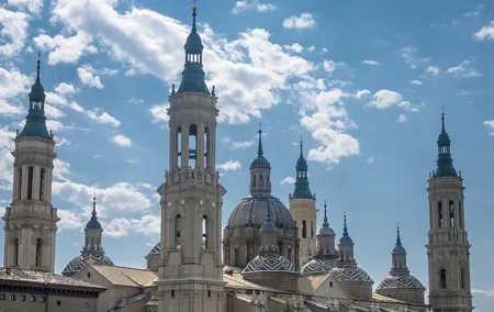 Private City Tour of Zaragoza with driver & official tour guide w/ Hotel pick up