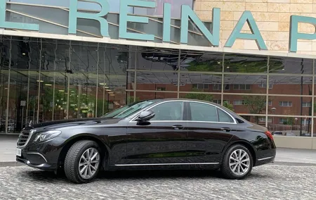 Private transfers Airport-hotel Zaragoza.