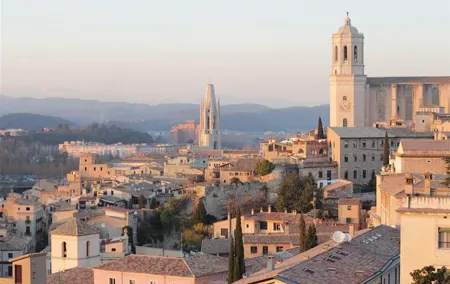 Girona Guided Tour with Cathedral, Arab Baths & St Feliu Basilica