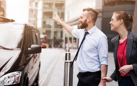 Transfer Roundtrip from Barcelona Airport to Girona