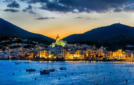 Cadaqués & Dalí House-Museum day trip from Girona (tickets included)