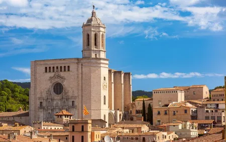 Hello Girona: Private 2-Hour Intro City Walk with Local Guide