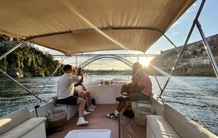 Porto: Douro River Boat Cruise with Port Wine and Snacks