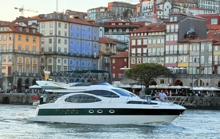 Porto: Luxury Yacht Cruise with Wine Tasting & Snacks