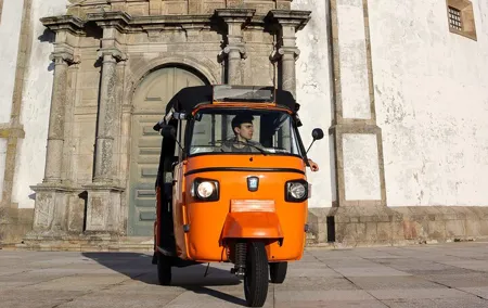 Porto: Fun Private Tuk Tuk Tour