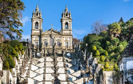 Braga & Guimarães Small Group Tour: Lunch & All Tickets Included