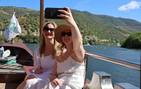 Douro Valley : 2 wineries, Tastings, Lunch & Scenic River Cruise