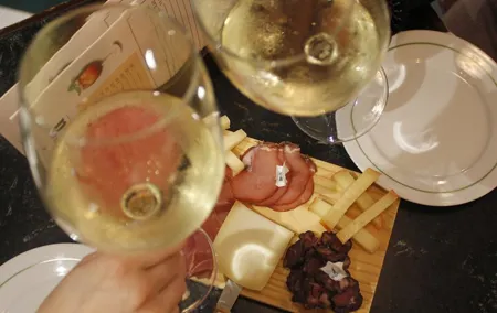 4-Hour Traditional Portuguese Food & Wine Tour in Porto