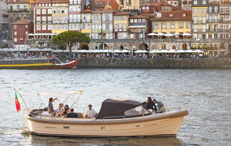 Small-Group Six Bridges Douro River Cruise in Porto with Drinks