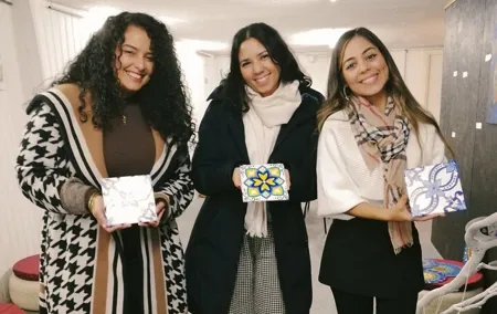 Downtown Porto Tile-Painting Workshop with Porto Wine – Bainharia